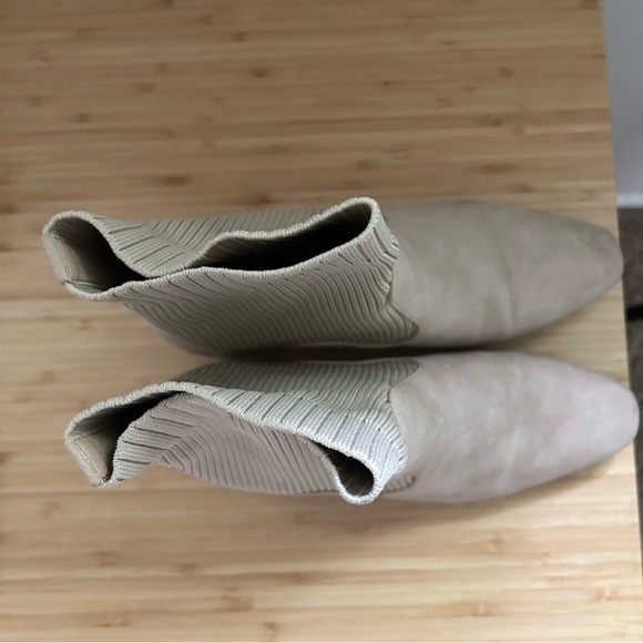 DSW Booties Beige Size 8 - Picture 2 of 8